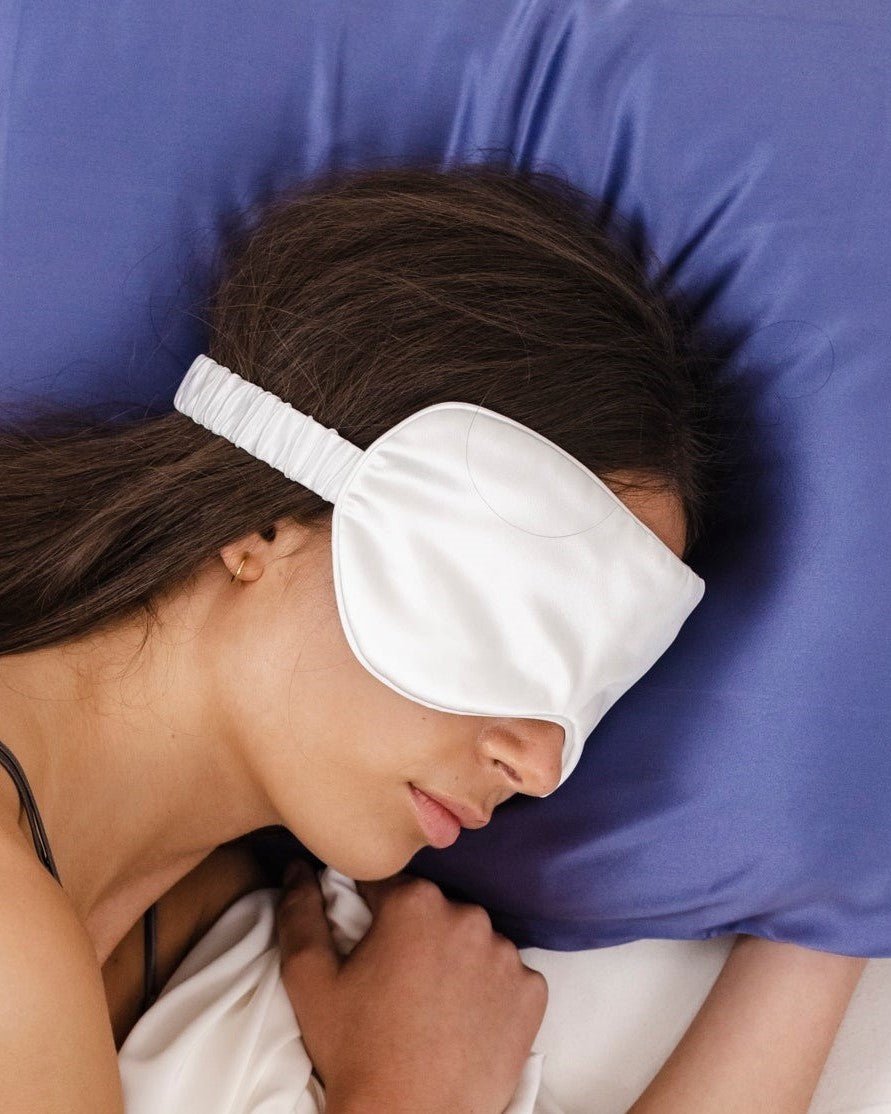 Silk Magnolia Eyemask with Travel Pouch - 29lines