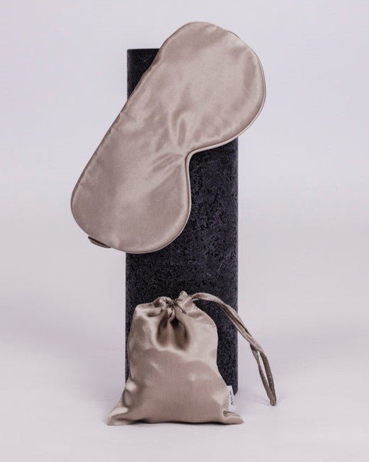 Silk Magnolia Eyemask with Travel Pouch - 29lines