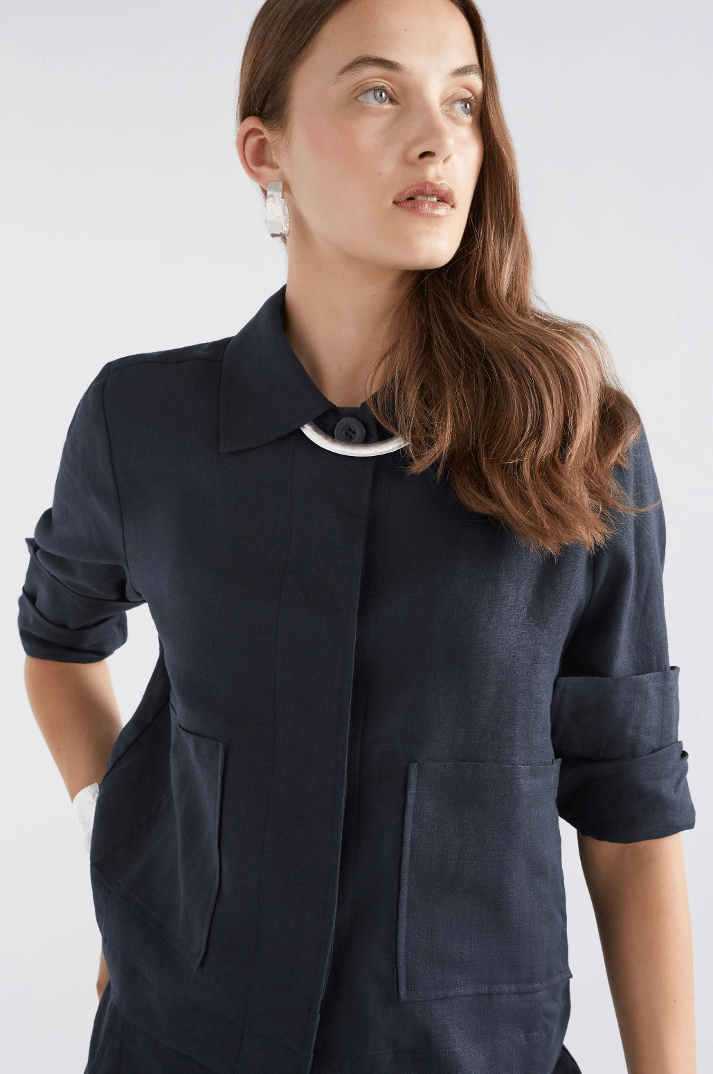 Model wearing the ELK Minnen Jacket – Classic French Linen| 29lines