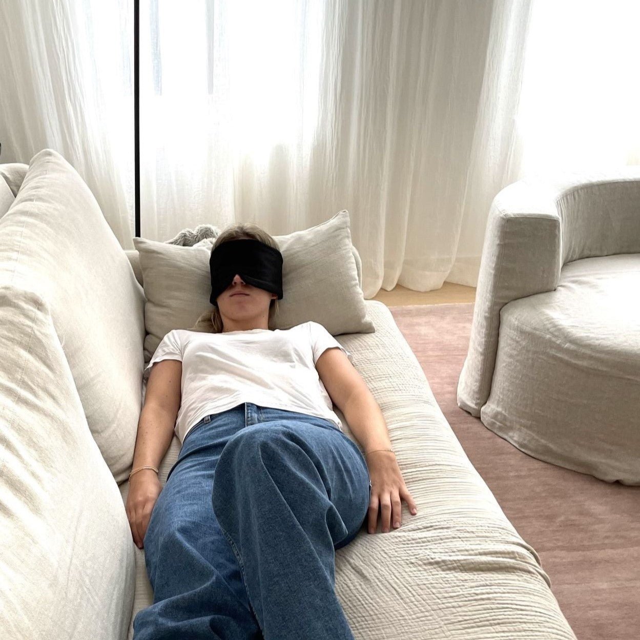 Silk Magnolia Eyemask Pillow - 29lines